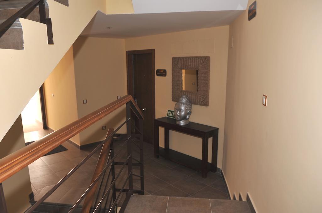 Edificio Reyes Apartment La Adrada Ngoại thất bức ảnh