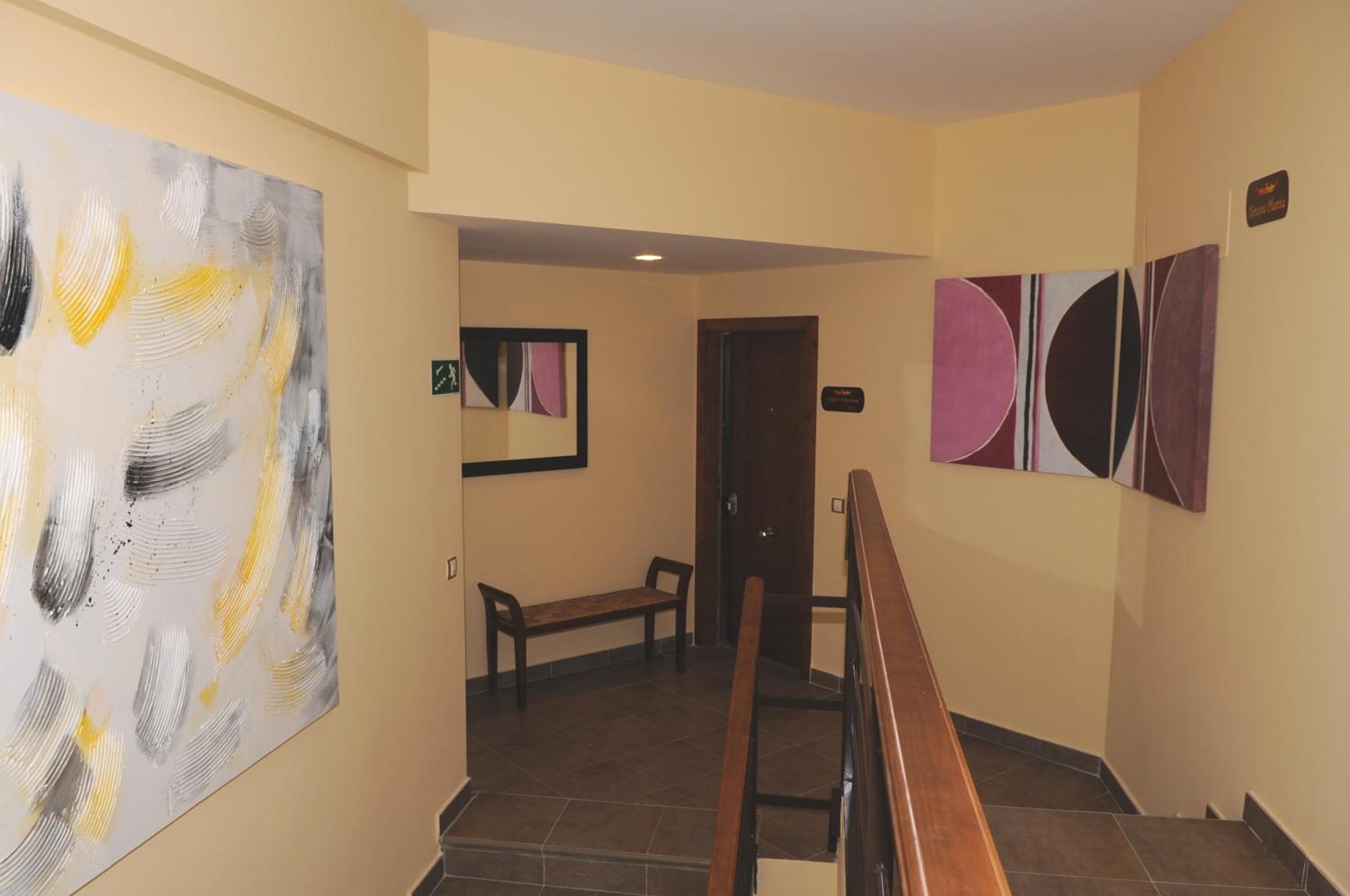 Edificio Reyes Apartment La Adrada Ngoại thất bức ảnh