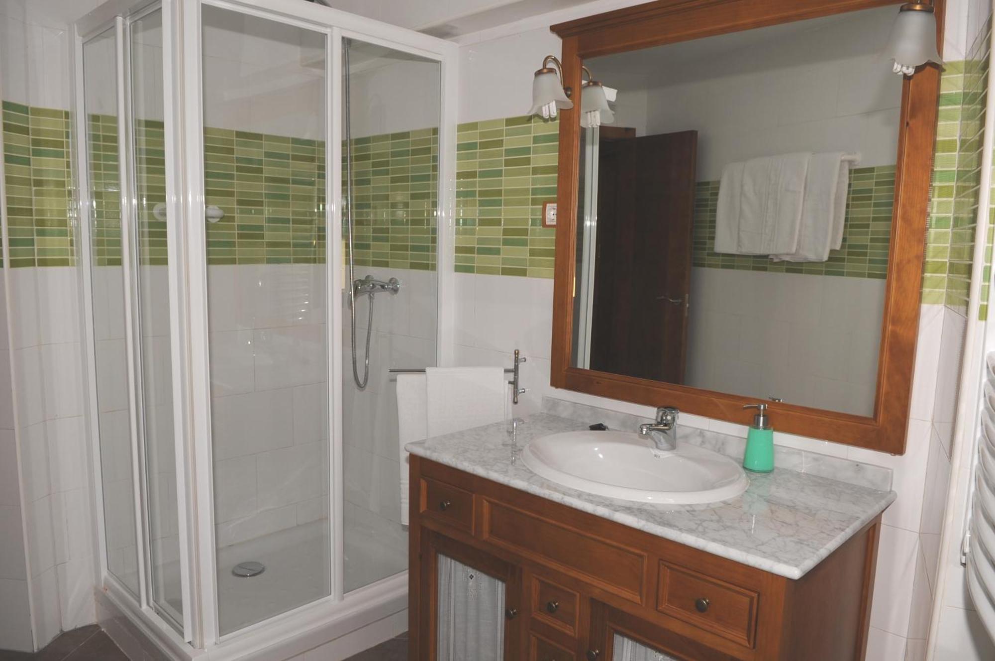 Edificio Reyes Apartment La Adrada Ngoại thất bức ảnh