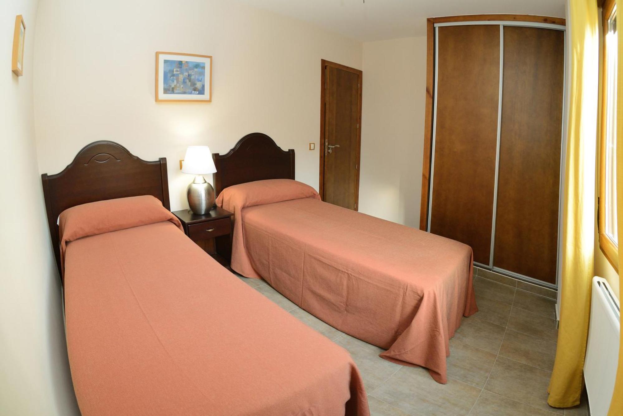 Edificio Reyes Apartment La Adrada Ngoại thất bức ảnh